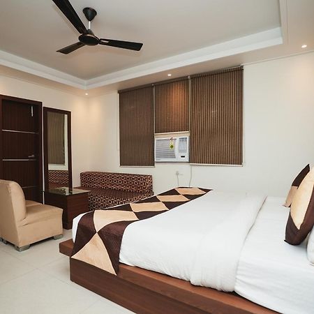 Hotel B Continental Delhi  Eksteriør bilde