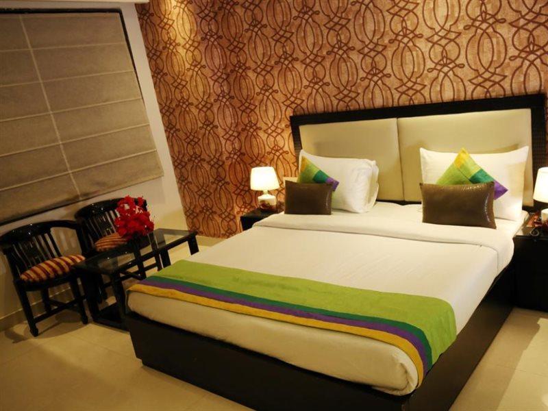 Hotel B Continental Delhi  Eksteriør bilde