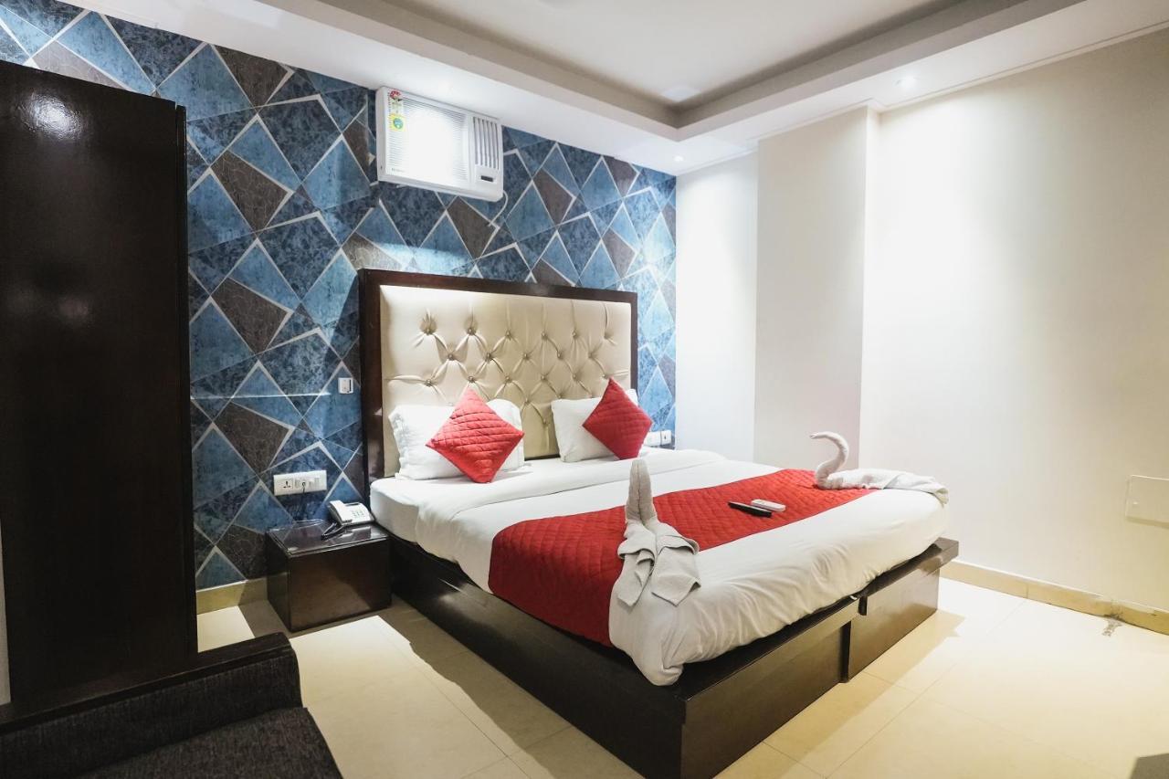 Hotel B Continental Delhi  Eksteriør bilde