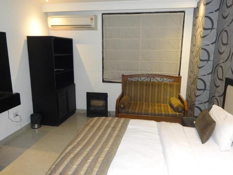 Hotel B Continental Delhi  Eksteriør bilde